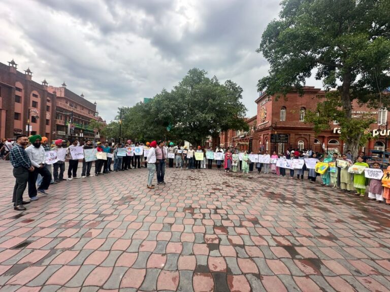 23 April PN ਵੋਟਰਾਂ ਨੂੰ ਜਾਗਰੂਕ ਕਰਨ ਲਈਪ੍ਰਦਰਸ਼ਨ (2)