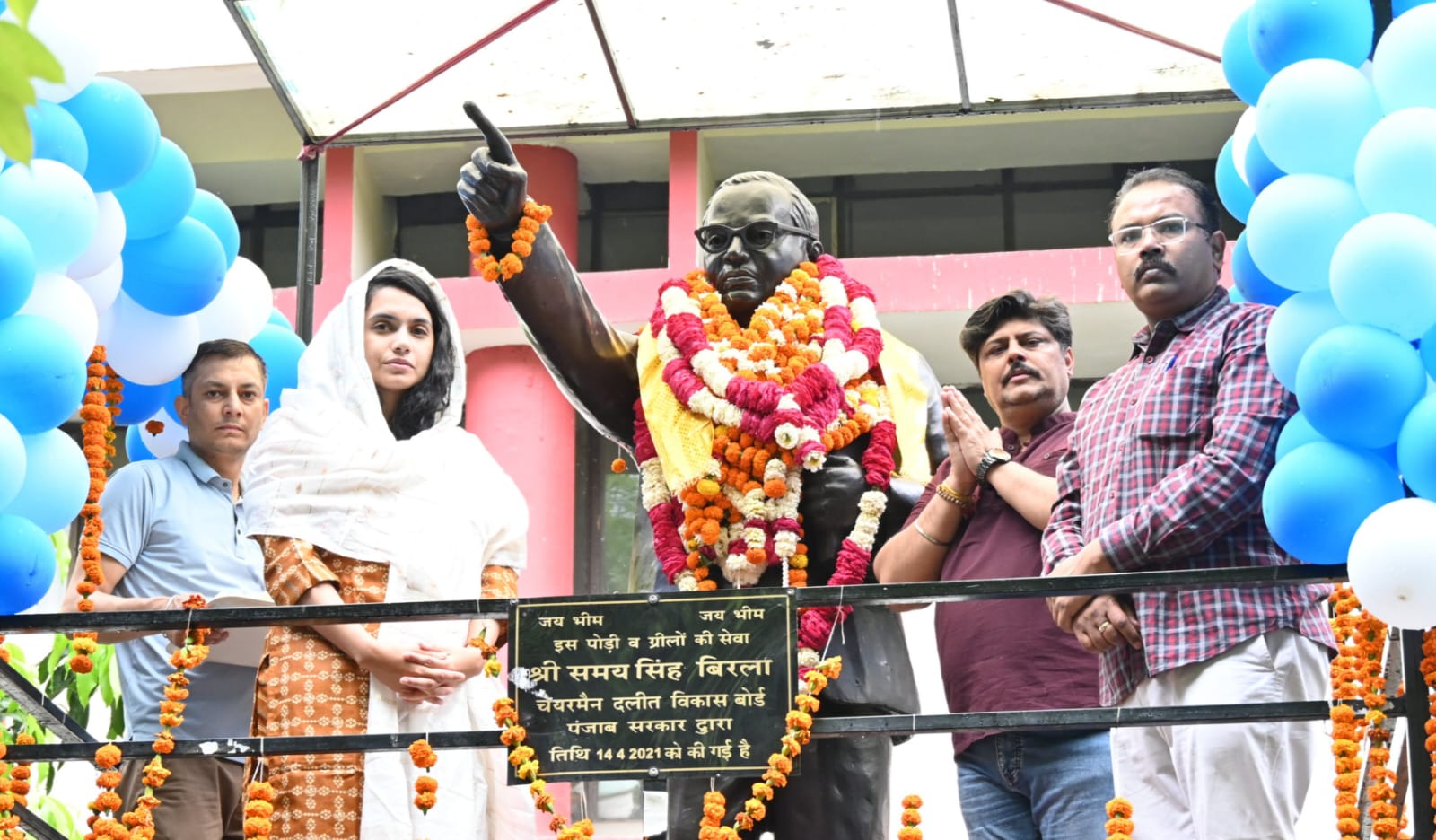 Pays Tribute to Dr B R Ambedkar (3)