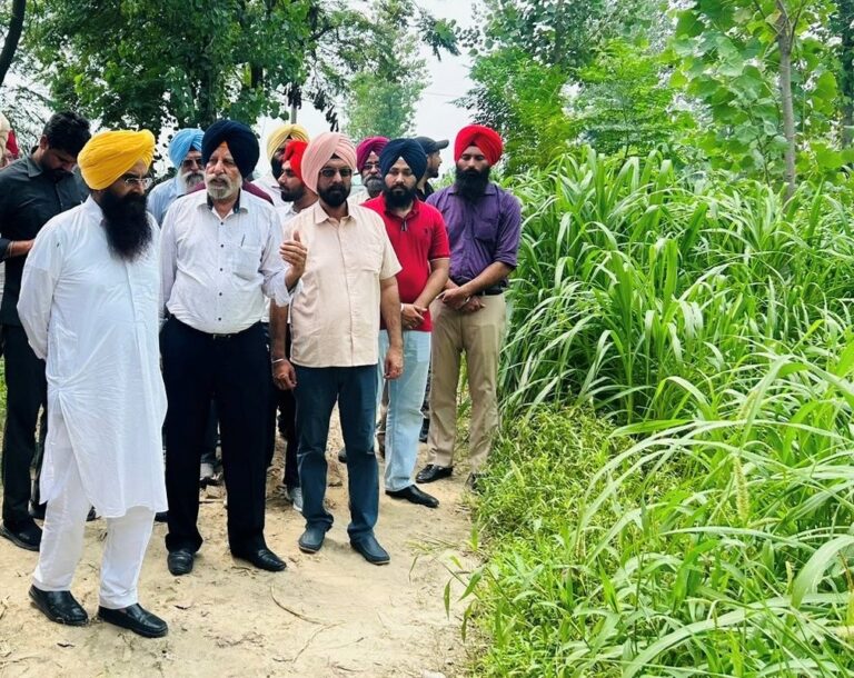 6 Aug PN 3---visit farm agri minister (pbi)