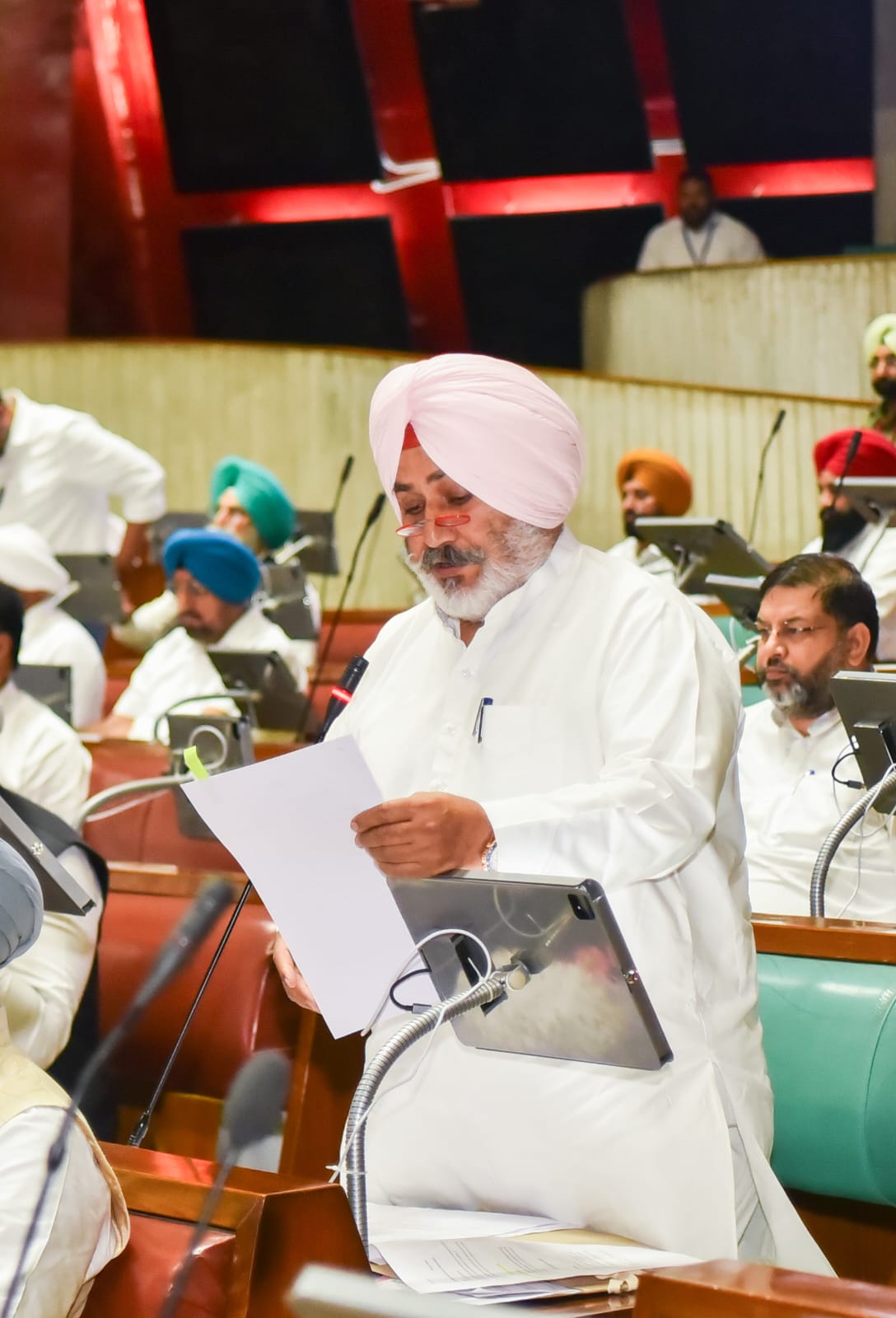 ਪੰਜਾਬ ਵਿਧਾਨ ਸਭਾ ਵੱਲੋਂ “ਦਿ ਈਸਟ ਵਾਰ ਐਵਾਰਡਜ਼ (ਸੋਧਨਾ) ਬਿਲ, 2024” ਸਰਬਸੰਮਤੀ ਨਾਲ ਪਾਸ