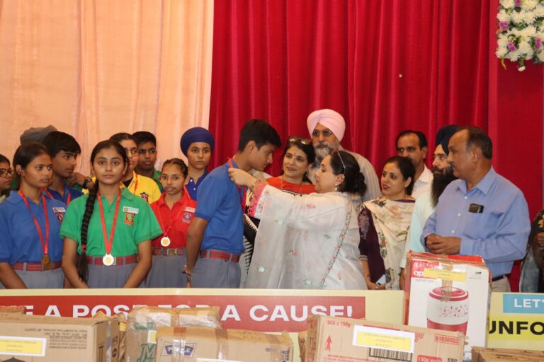 16 Oct PN 3--- MLA daan utsav (3)