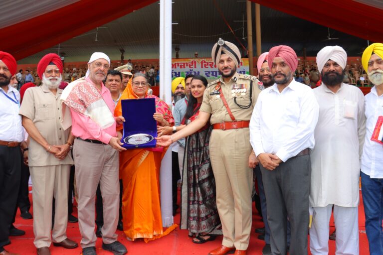 15 Aug PN 1---independence day (20)
