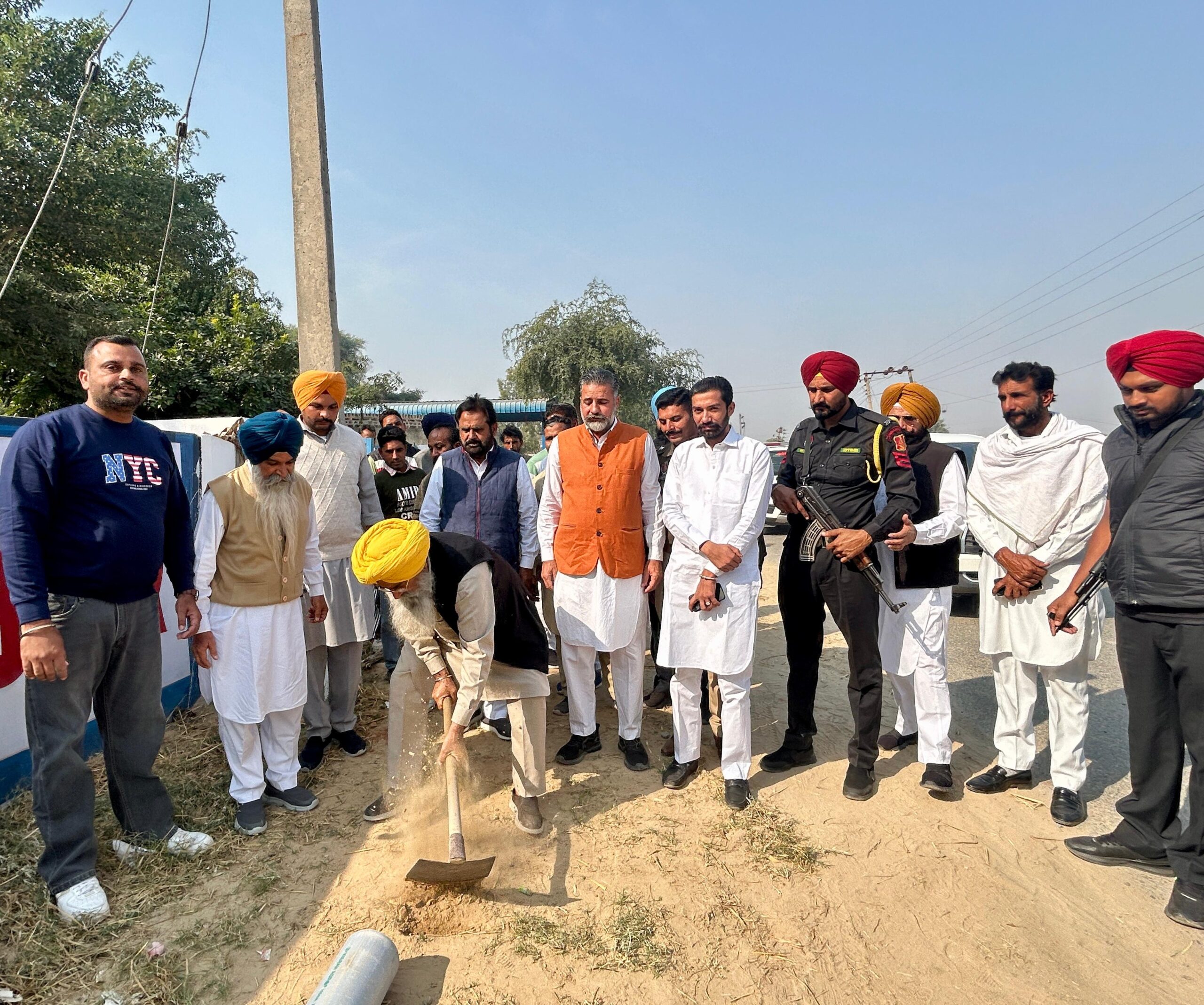 ਕੈਬਨਿਟ ਮੰਤਰੀ ਨੇ ਹਲਕੇ ਦੇ ਪਿੰਡਾਂ ’ਚ 1 ਕਰੋੜ 41 ਲੱਖ ਰੁਪਏ ਦੀ ਲਾਗਤ ਨਾਲ ਹੋਣ ਵਾਲੇ ਵਿਕਾਸ ਕੰਮਾਂ ਦੀ ਕਰਵਾਈ ਸ਼ੁਰੂਆਤ