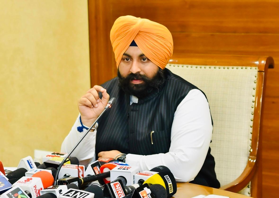 ਭਗਵੰਤ ਮਾਨ ਸਰਕਾਰ ਦੀ ਸਿੱਖਿਆ ਕ੍ਰਾਂਤੀ ਦੇ ਇਤਿਹਾਸਕ ਨਤੀਜੇ ਸਾਹਮਣੇ ਆਉਣ ਲੱਗੇ, ਸਰਕਾਰੀ ਸਕੂਲਾਂ ਦੇ 305 ਵਿਦਿਆਰਥੀ ਨੇ ਪਾਸ ਕੀਤਾ ਜੇ.ਈ.ਈ. ਮੇਨਜ਼ : ਹਰਜੋਤ ਸਿੰਘ ਬੈਂਸ