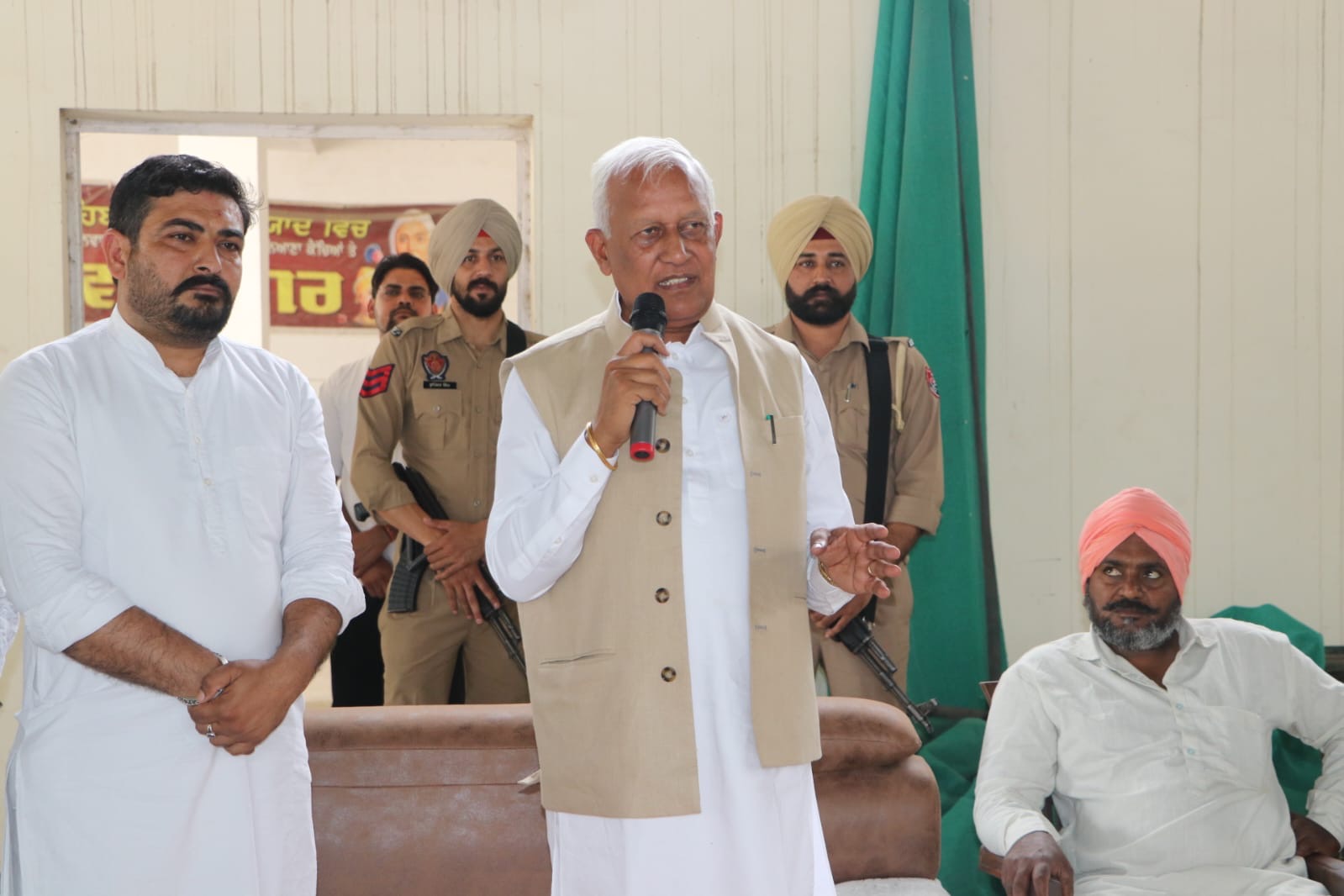 b087e02f-6b69-4d06-b811-a4d7d831a97e