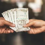 bgbgeq64_man-gives-bribe-to-woman_625x300_25_December_25