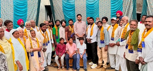 ਕਾਂਗਰਸ ਪਾਰਟੀ ਤੋਂ ਕੀਤਾ ਕਿਨਾਰਾ, ਪਿੰਡ ਕੋਹਾੜ ਵਿਖੇ ਟਕਸਾਲੀ ਕਾਂਗਰਸ ਪਾਰਟੀ ਦੇ ਵਰਕਰ, ਆਮ ਆਦਮੀ ਪਾਰਟੀ ਵਿੱਚ ਹੋਏ ਸ਼ਾਮਿਲ