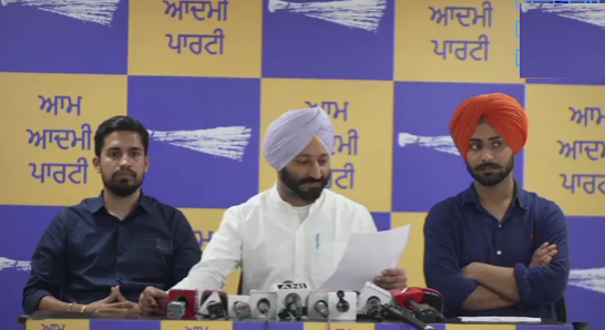 ABVP ਦੀ ਜਿੱਤ ‘ਤੇ AAP/ASAP ਦਾ ਵੱਡਾ ਸਵਾਲ: ਵਿਵਾਦਿਤ ਦਸਤਾਵੇਜ਼ਾਂ ਅਤੇ ਚੋਣ ਯੋਗਤਾ ‘ਤੇ ਹਾਈ ਕੋਰਟ ਜਾਵੇਗੀ ਟੀਮ, ਪੀਯੂ ਪ੍ਰਸ਼ਾਸਨ ਦੀ ਚੁੱਪ ‘ਤੇ ਵੀ ਉੱਠੇ ਸਵਾਲ