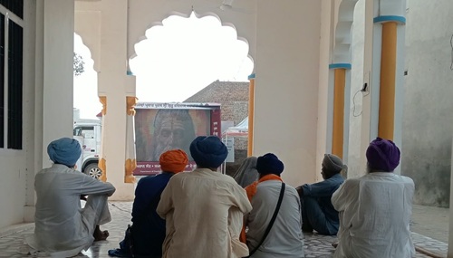 ਸ੍ਰੀ ਗੁਰੂ ਰਵਿਦਾਸ ਜੀ ਦੇ 650ਵੇਂ ਪ੍ਰਕਾਸ਼ ਪੁਰਬ ਨੂੰ ਸਮਰਪਿਤ ਜਾਗਰੂਕਤਾ ਮੁਹਿੰਮ ਤਹਿਤ ਲੰਬੀ ਹਲਕੇ ਦੇ ਵੱਖ-ਵੱਖ ਪਿੰਡਾਂ ’ਚ ਪੁੱਜੀ ਪ੍ਰਚਾਰ ਵੈਨ