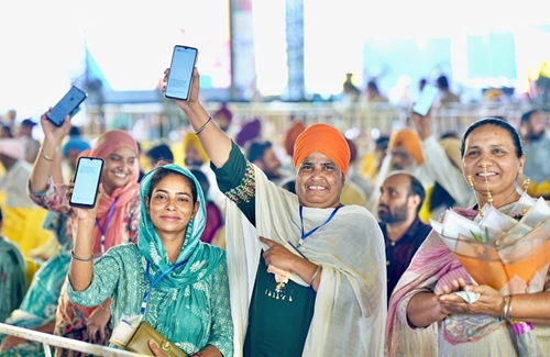 ਰੱਖੜੀ ਦੇ ਤਿਉਹਾਰ ‘ਤੇ ਭਗਵੰਤ ਸਿੰਘ ਮਾਨ ਨੇ ਨਿਭਾਇਆ ‘ਭਰਾ’ ਦਾ ਫ਼ਰਜ਼, 1.37 ਲੱਖ ਸਤਿਕਾਰ ਸਖੀਆਂ ਦੇ ਖਾਤੇ ‘ਚ ਪਾਈ ਸਨਮਾਨ ਰਾਸ਼ੀ