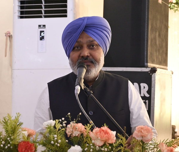 ਸਾਬਕਾ ਮੰਤਰੀ ਚੁਨੀ ਲਾਲ ਭਗਤ ਨੂੰ ਸ਼ਰਧਾਂਜਲੀਆਂ ਭੇਟ ਕਰਨ ਲਈ ਉਮੜਿਆ ਲੋਕਾਂ ਦਾ ਇਕੱਠ