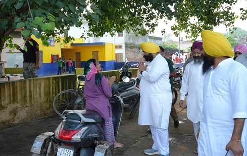 ਕੋਟਲਾ ਵਾਸੀਆਂ ਨੂੰ ਮਿਲੀ ਵੱਡੀ ਸਿਹਤ ਸਹੂਲਤ, ਹਰਜੋਤ ਸਿੰਘ ਬੈਂਸ ਨੇ ਆਮ ਆਦਮੀ ਕਲੀਨਿਕ ਦਾ ਕੀਤਾ ਉਦਘਾਟਨ