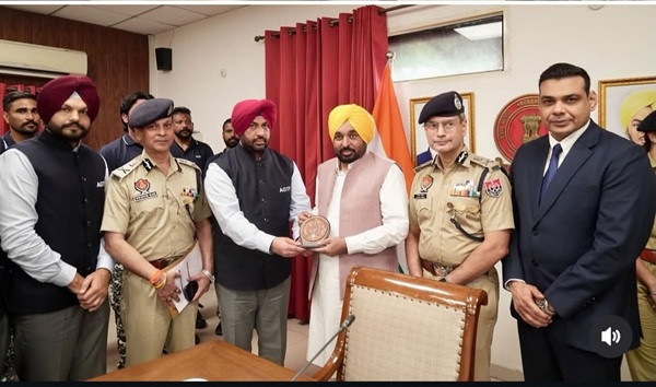ਤੁਸੀਂ ਦੌੜ ਸਕਦੇ ਹੋ, ਪਰ ਕਾਨੂੰਨ ਦੇ ਸ਼ਿਕੰਜੇ ਤੋਂ ਬਚ ਨਹੀਂ ਸਕਦੇ-ਮੁੱਖ ਮੰਤਰੀ ਭਗਵੰਤ ਸਿੰਘ ਮਾਨ ਵੱਲੋਂ ਵਿਦੇਸ਼ਾਂ ‘ਚ ਲੁਕੇ ਗੈਂਗਸਟਰਾਂ ਨੂੰ ਚਿਤਾਵਨੀ