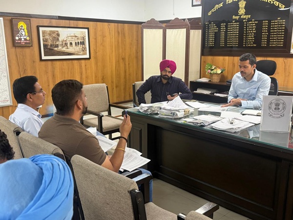 ‘ਯੁੱਧ ਨਸ਼ਿਆਂ ਵਿਰੁੱਧ’ ਮੁਹਿੰਮ ਤਹਿਤ ਨਸ਼ਾ ਪ੍ਰਭਾਵਿਤ ਹੌਟਸਪੌਟ ਖੇਤਰਾਂ ਦੇ ਸੁਧਾਰ ਤੇ ਮੁੜ ਸੁਰਜੀਤੀ ਲਈ ਜ਼ਿਲ੍ਹਾ ਪ੍ਰਸ਼ਾਸਨ ਸੰਗਰੂਰ ਵੱਲੋਂ ਵਿਸ਼ੇਸ਼ ਪਹਿਲਕਦਮੀ