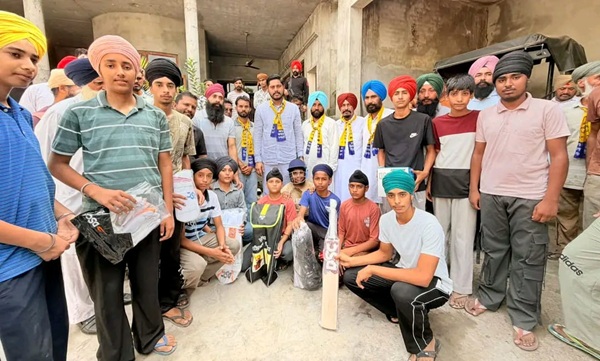 ਵਿਧਾਇਕ ਸ਼ੈਰੀ ਕਲਸੀ ਨੇ ਪਿੰਡ ਠੀਕਰੀਵਾਲ ਉਚਾ ਵਿਖੇ ਨੌਜਵਾਨਾਂ ਖਿਡਾਰੀਆਂ ਨੂੰ ਵੰਡੀਆਂ ਖੇਡ ਕਿੱਟਾਂ