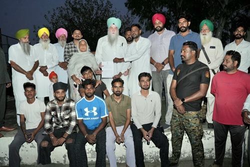 ਸਪੀਕਰ ਸੰਧਵਾਂ ਨੇ ਪਿੰਡ ਸਿਰਸਿੜੀ ਵਿਖੇ ਜਿੰਮ ਬਣਾਉਣ ਲਈ ਡੇਢ ਲੱਖ ਰੁਪਏ ਦਾ ਚੈਕ ਤਕਸੀਮ ਕੀਤਾ