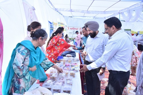 ਕ੍ਰਿਸ਼ੀ ਵਿਗਿਆਨ ਕੇਂਦਰ ਰੋਪੜ ਵੱਲੋਂ ਪਰਾਲੀ ਪ੍ਰਬੰਧਨ ਅਤੇ ਟਿਕਾਊ ਖੇਤੀਬਾੜੀ ਸਬੰਧੀ ਕਿਸਾਨ ਮੇਲਾ ਕਰਵਾਇਆ ਗਿਆ