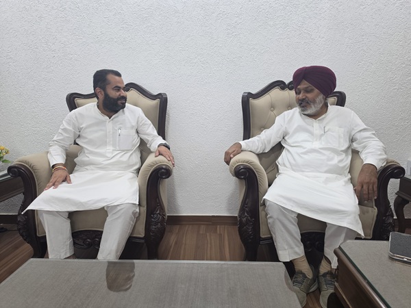 ਵਿਧਾਇਕ ਨਰਿੰਦਰਪਾਲ ਸਿੰਘ ਸਵਨਾ ਨੇ ਵਿੱਤ ਮੰਤਰੀ ਹਰਪਾਲ ਸਿੰਘ ਚੀਮਾ ਨਾਲ ਮੁਲਾਕਾਤ ਕਰਕੇ ਮੰਡੀ ਦੀ ਸਮੱਸਿਆ ਬਾਰੇ ਦਿੱਤੀ ਜਾਣਕਾਰੀ