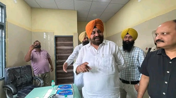 ਪੰਜਾਬ ਸਰਕਾਰ ਲੋਕਾਂ ਨੂੰ ਸਿੱਖਿਆ ਅਤੇ ਸਿਹਤ ਸਹੂਲਤਾਂ ਮੁਹੱਈਆ ਕਰਵਾਉਣ ਲਈ ਵਚਨਬੱਧ-ਵਿਧਾਇਕ ਗੁਰਦੀਪ ਸਿੰਘ ਰੰਧਾਵਾ